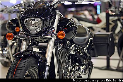 salon_bruxelles_2010_Suzuki_VZ800.jpg