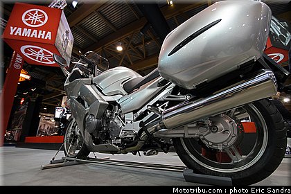 salon_bruxelles_2010_Yamaha_FJR1300A_1.jpg