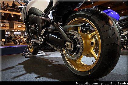 salon_bruxelles_2010_Yamaha_Fazer8_ABS_2.jpg