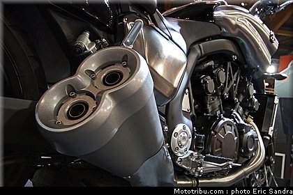 salon_bruxelles_2010_Yamaha_VMAX_3.jpg