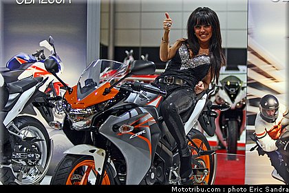 salon_bruxelles_2010_girl_04.jpg