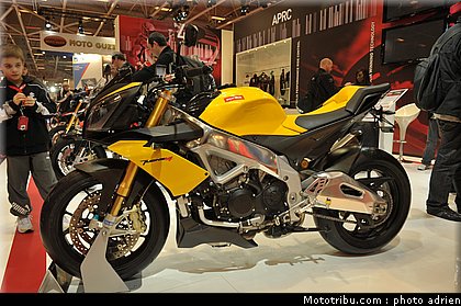 aprilia_005_salon_de_la_moto_paris_2011.jpg