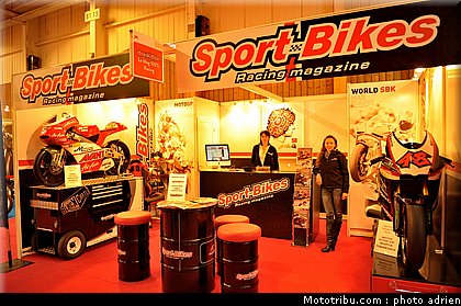 sport_bikes_001_salon_de_la_moto_paris_2011.jpg