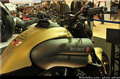 yamaha_010_salon_de_la_moto_paris_2011.jpg