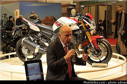 yamaha_039_salon_de_la_moto_paris_2011.jpg