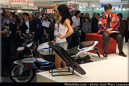 suzuki_04_salon_intermot_cologne_2012.jpg