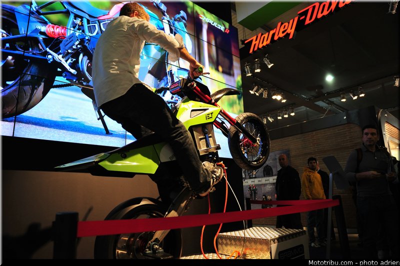 divers_034_salon_de_milan_eicma_2012