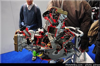 divers_051_salon_de_milan_eicma_2012.jpg