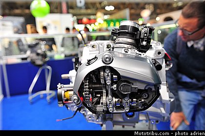 divers_054_salon_de_milan_eicma_2012.jpg