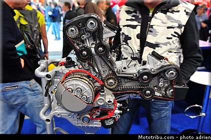 divers_055_salon_de_milan_eicma_2012.jpg