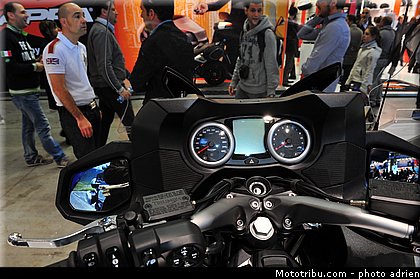 triumph_013_salon_de_milan_eicma_2012.jpg