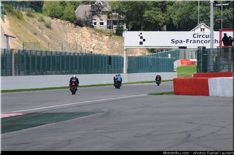 bikers_classics_moto_spa_francorchamps_2011_058