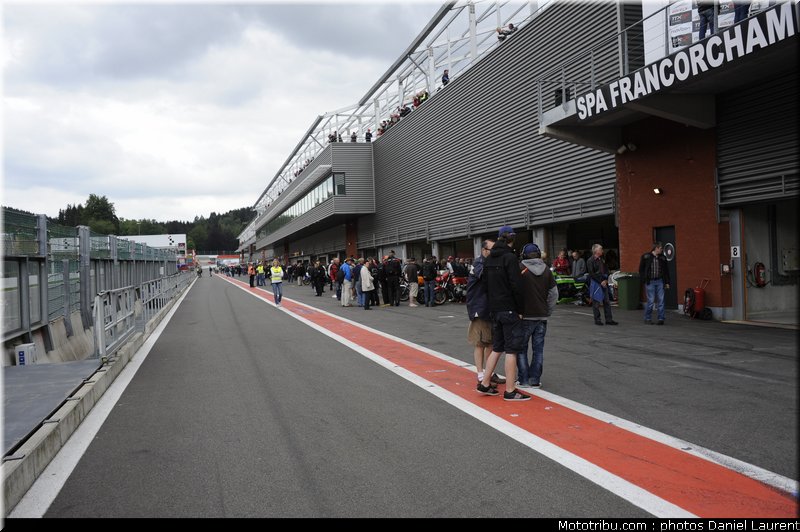 bikers_classics_paddock_spa_francorchamps_2011_011