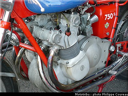 coupes_moto_legende_2010_0020.JPG