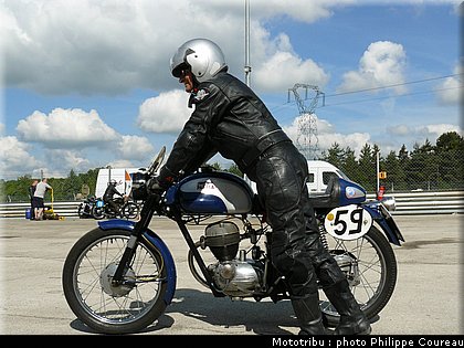 coupes_moto_legende_2011_0026.jpg
