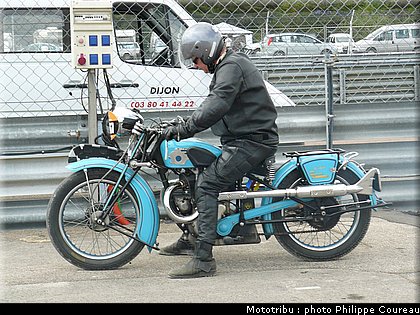 coupes_moto_legende_2011_0290.jpg