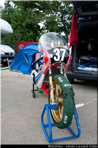 coupes_moto_legende_2011_paddock_0010