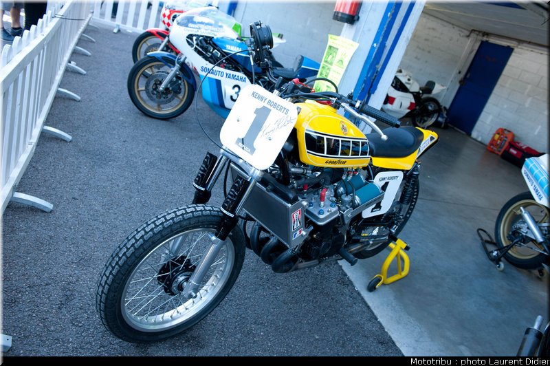 coupes_moto_legende_2011_paddock_0045