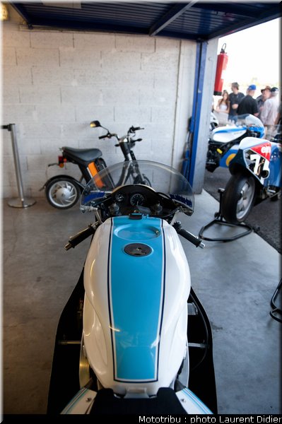 coupes_moto_legende_2011_paddock_0055