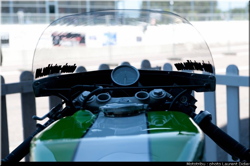 coupes_moto_legende_2011_paddock_0058