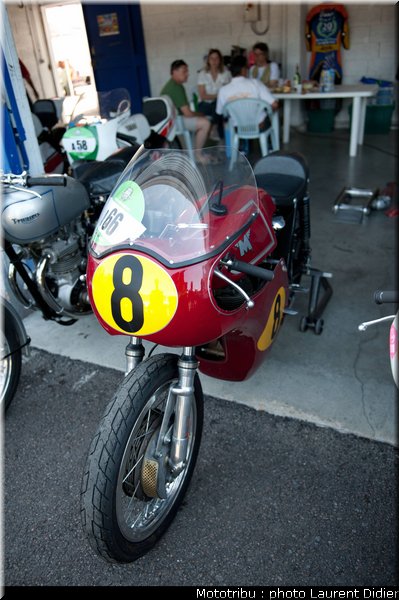 coupes_moto_legende_2011_paddock_0063