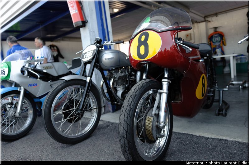 coupes_moto_legende_2011_paddock_0064