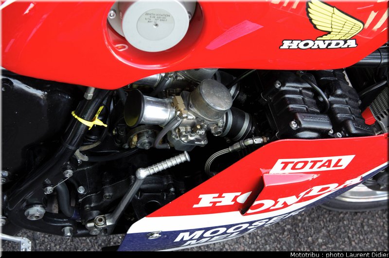 coupes_moto_legende_2011_paddock_0071