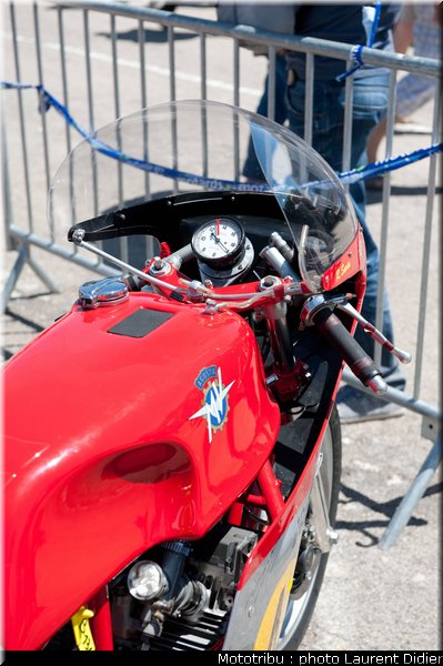 coupes_moto_legende_2011_paddock_0081