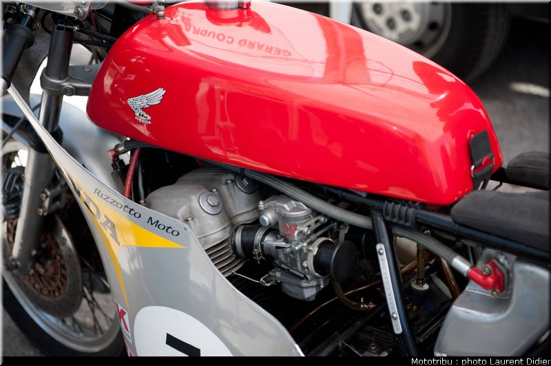 coupes_moto_legende_2011_paddock_0090