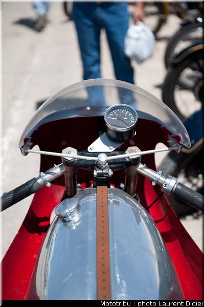 coupes_moto_legende_2011_paddock_0126