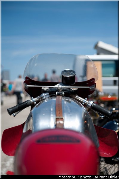 coupes_moto_legende_2011_paddock_0128