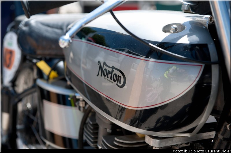 coupes_moto_legende_2011_paddock_0140