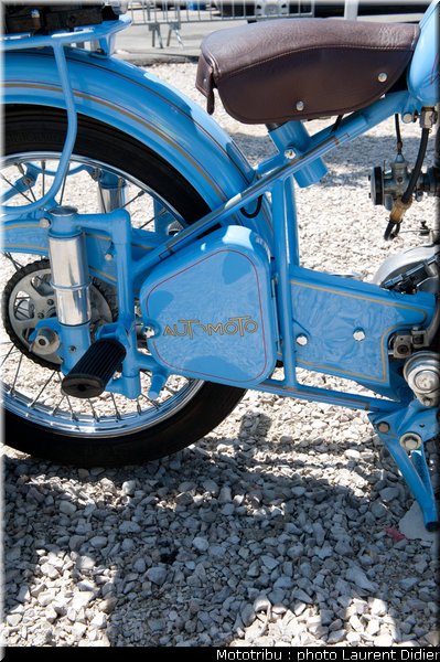 coupes_moto_legende_2011_paddock_0159