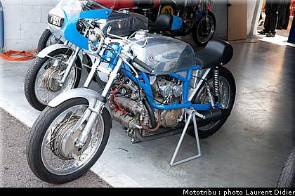 coupes_moto_legende_2011_paddock_0005.jpg