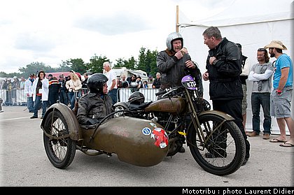 coupes_moto_legende_2011_paddock_0016.jpg