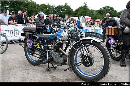 coupes_moto_legende_2011_paddock_0017.jpg