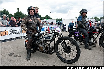 coupes_moto_legende_2011_paddock_0019.jpg