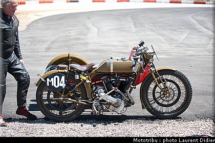 coupes_moto_legende_2011_paddock_0027.jpg