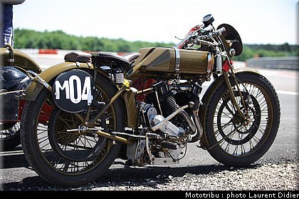 coupes_moto_legende_2011_paddock_0030.jpg