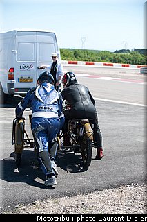 coupes_moto_legende_2011_paddock_0043.jpg