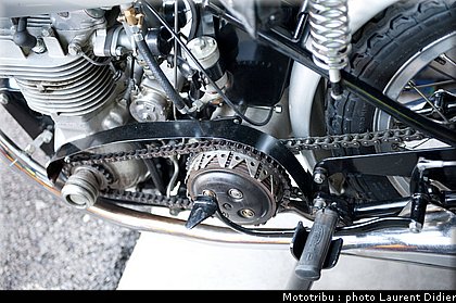 coupes_moto_legende_2011_paddock_0061.jpg