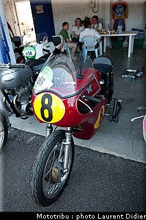 coupes_moto_legende_2011_paddock_0063.jpg