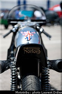 coupes_moto_legende_2011_paddock_0111.jpg