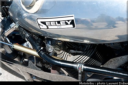coupes_moto_legende_2011_paddock_0113.jpg