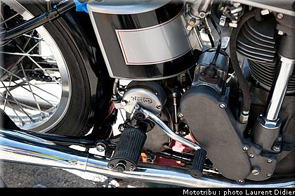 coupes_moto_legende_2011_paddock_0139.jpg