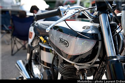 coupes_moto_legende_2011_paddock_0141.jpg