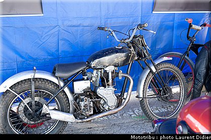 coupes_moto_legende_2011_paddock_0147.jpg