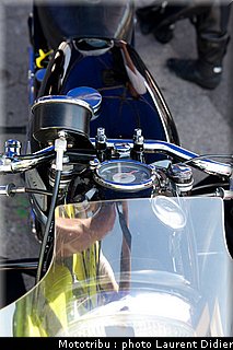 coupes_moto_legende_2011_paddock_0148.jpg