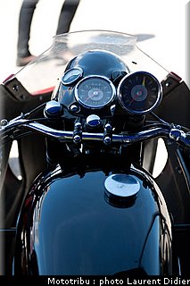 coupes_moto_legende_2011_paddock_0150.jpg