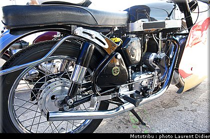coupes_moto_legende_2011_paddock_0151.jpg